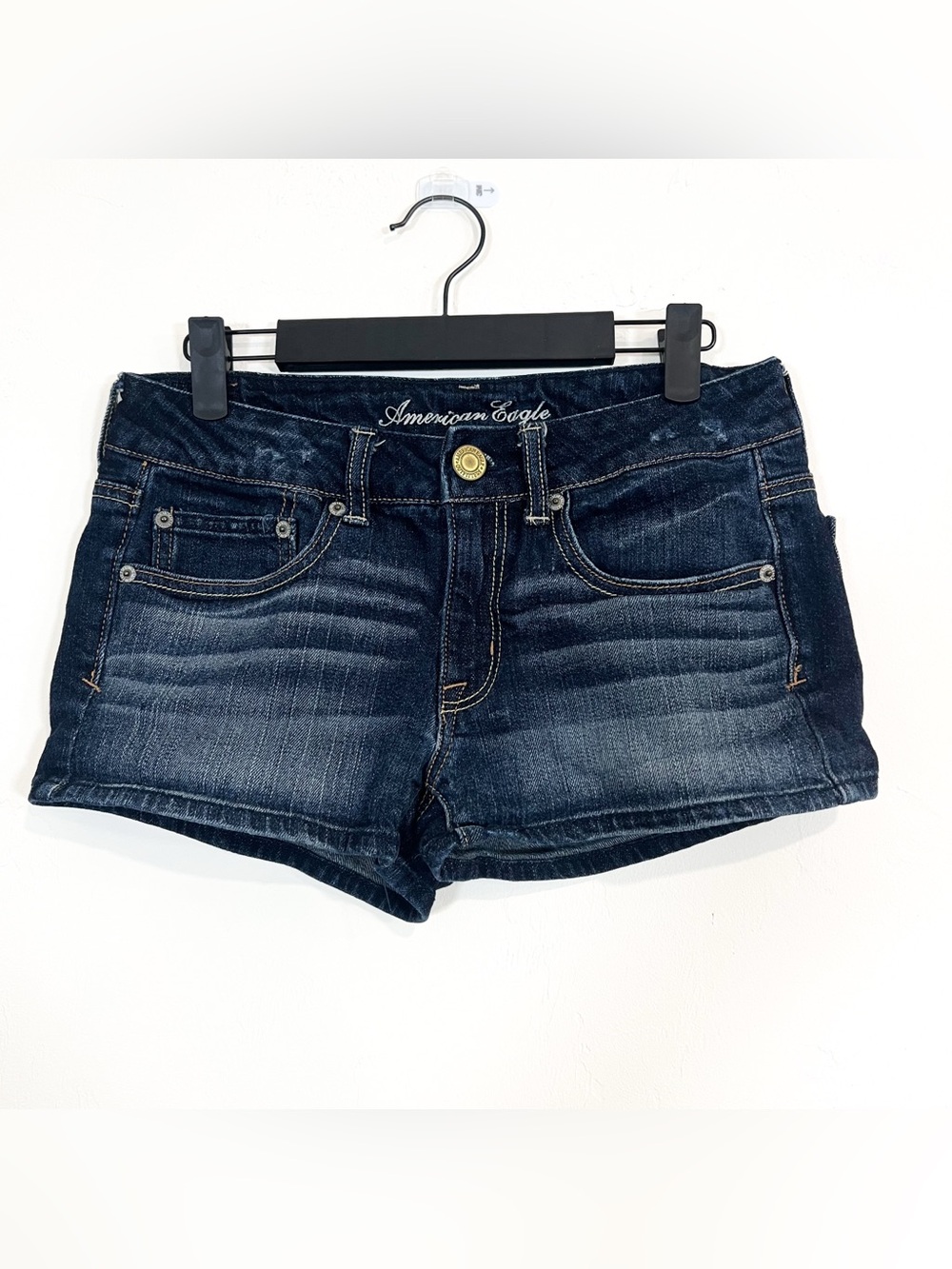American Eagle Low Rise Dark Wash Denim Shorts Size 6 Beach Vacation Summer